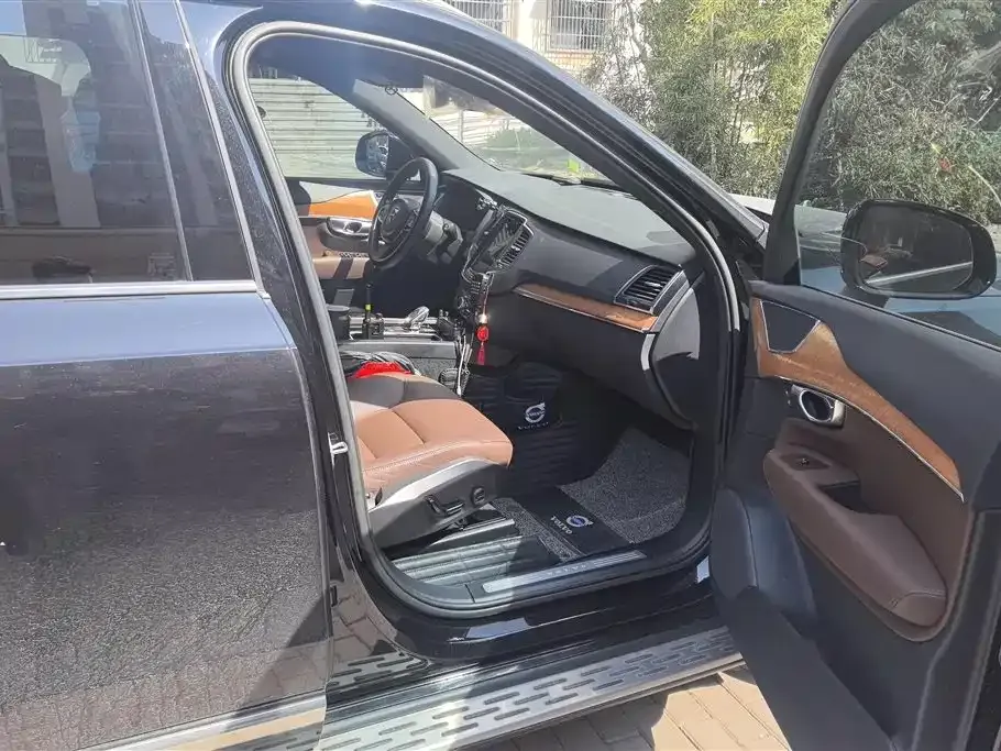 Volvo XC90 2023 из CN, фото 7