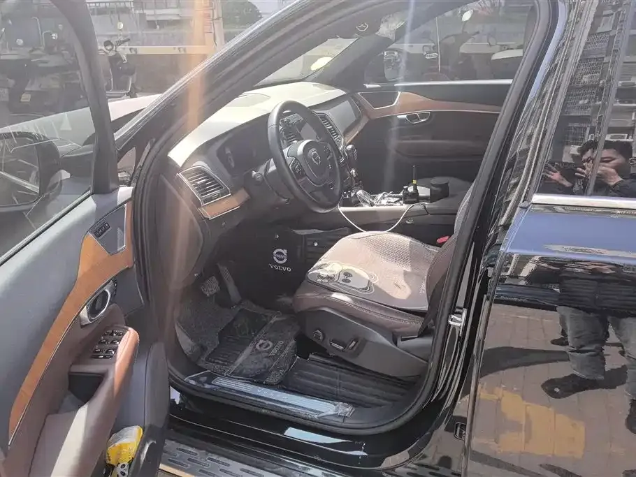 Volvo XC90 2023 из CN, фото 10