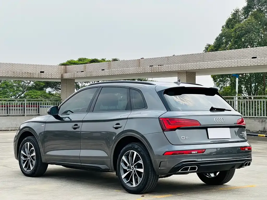 Audi Q5L — фото 3