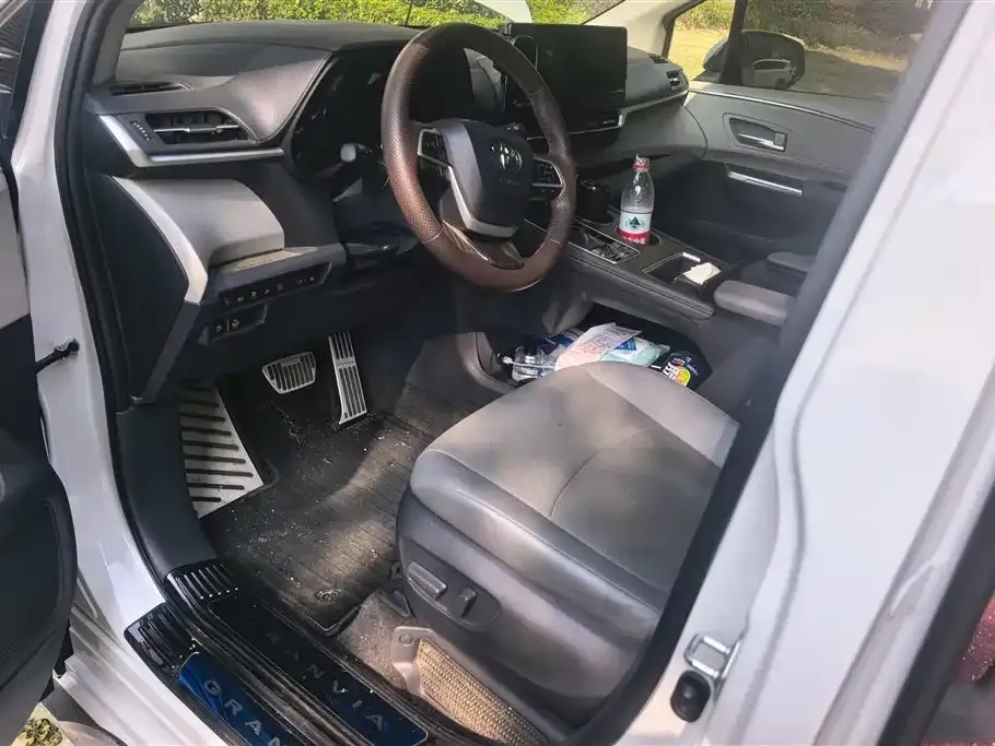 Toyota Granvia 2024 из CN, фото 2