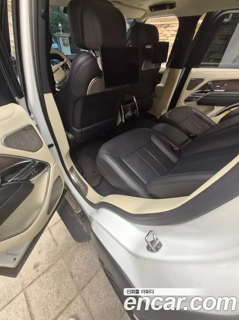 Land Rover Range Rover 2023 из KR, фото 2