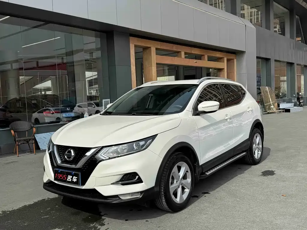 Nissan Qashqai — фото 1