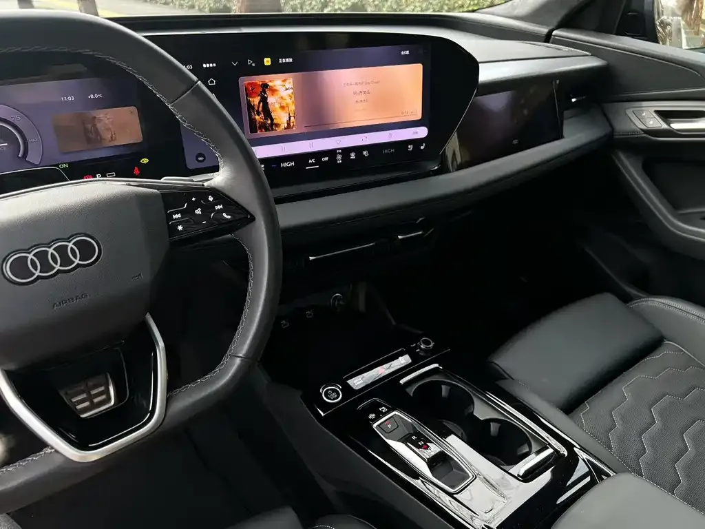 Audi Q6L e-tron — фото 3
