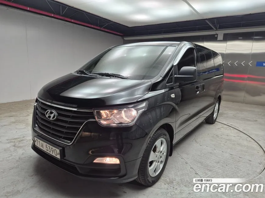Hyundai Starex
