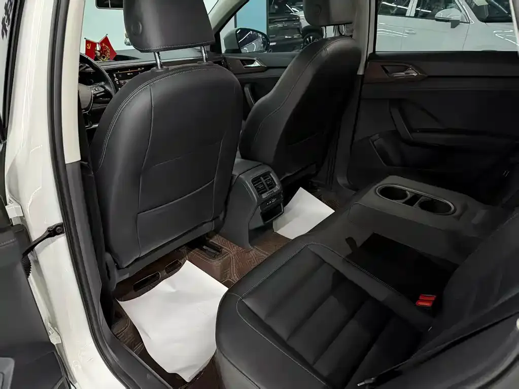Volkswagen Tharu 2021 из CN, фото 8