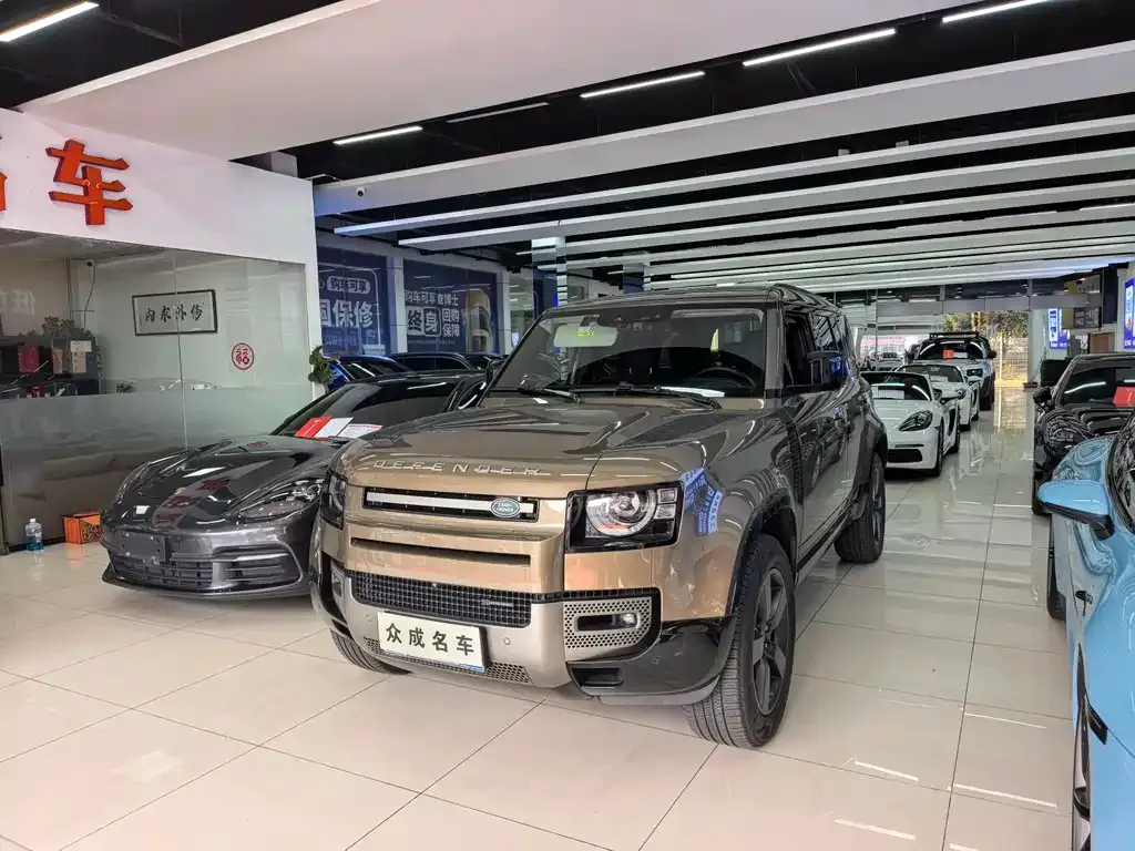 Land Rover Defender — фото 1