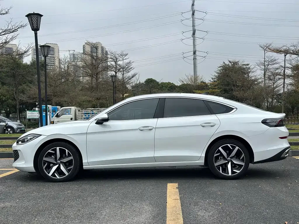 Volkswagen Lamando 2024 из CN, фото 4