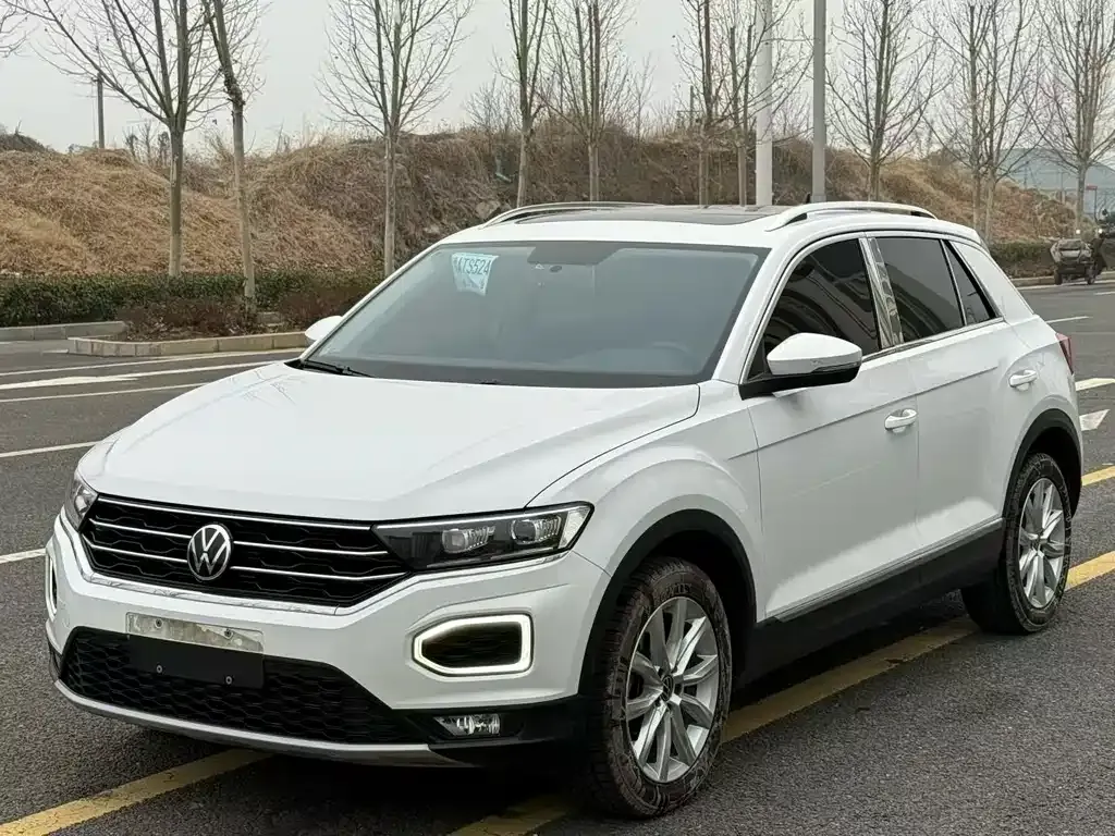Volkswagen T-Roc — фото 1