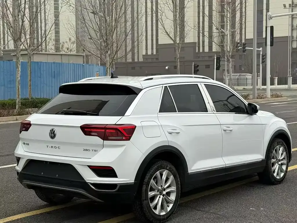 Volkswagen T-Roc — фото 5