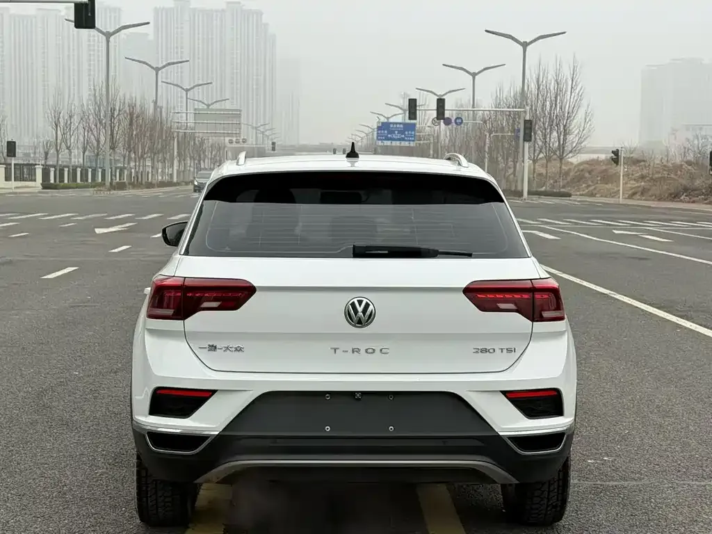 Volkswagen T-Roc — фото 2