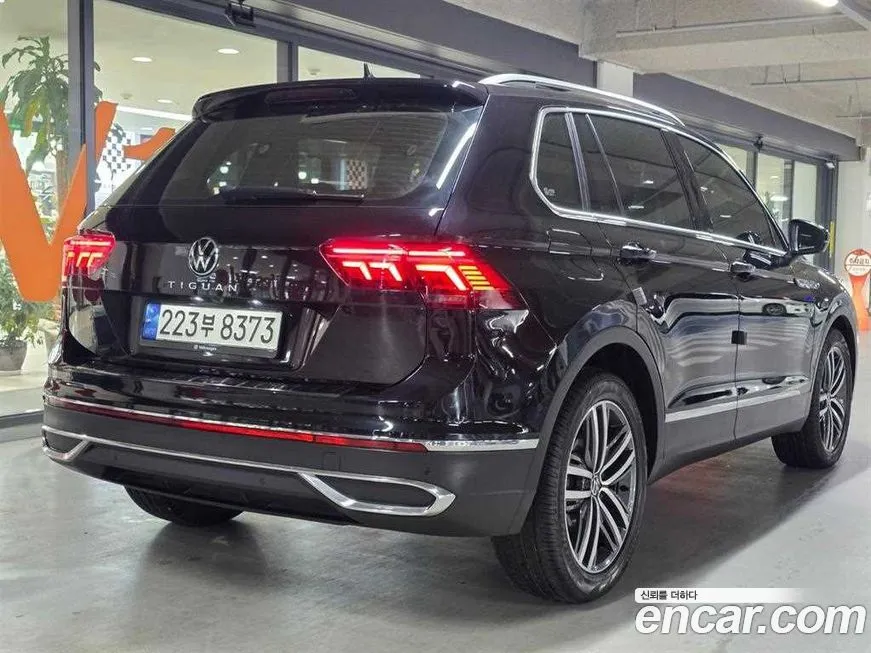 Volkswagen Tiguan — фото 7