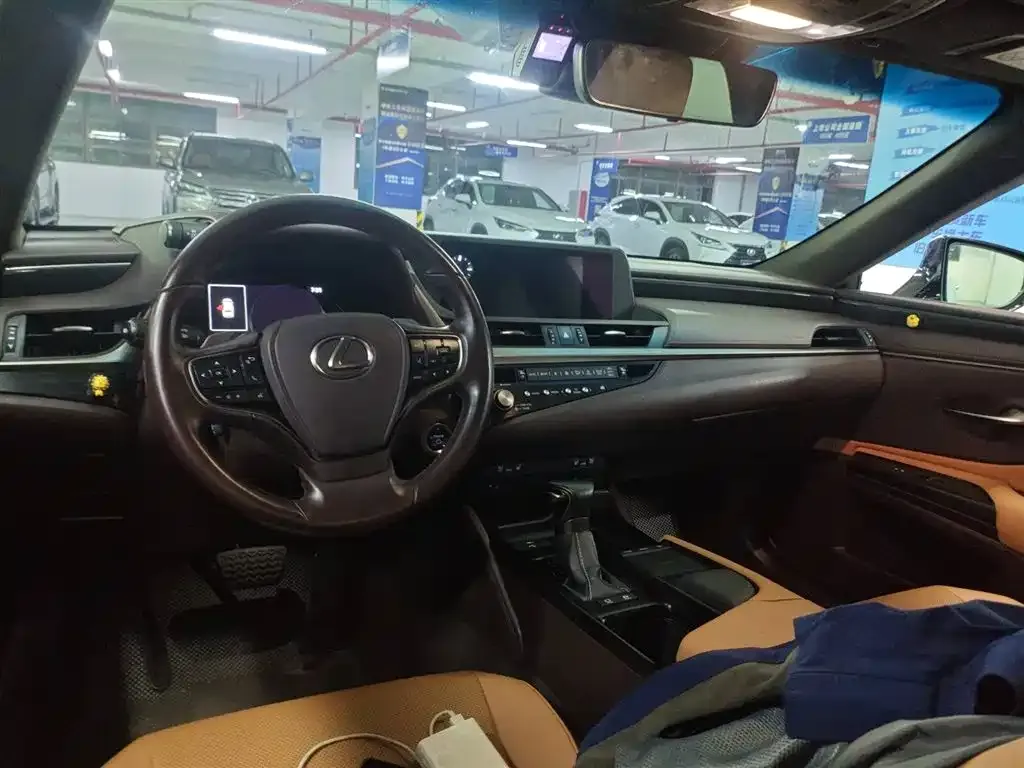 Lexus ES — фото 10