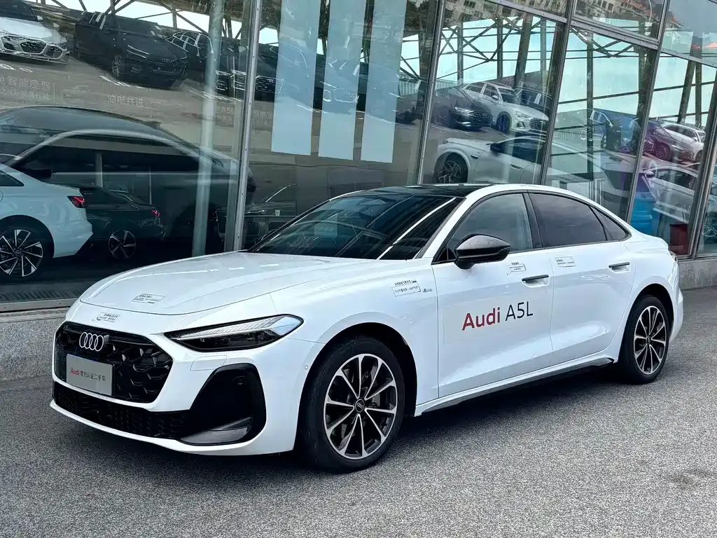 Audi A5L — фото 1