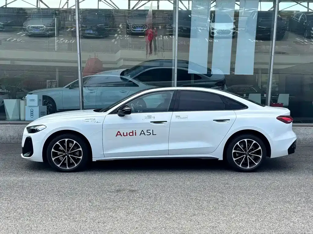Audi A5L — фото 9