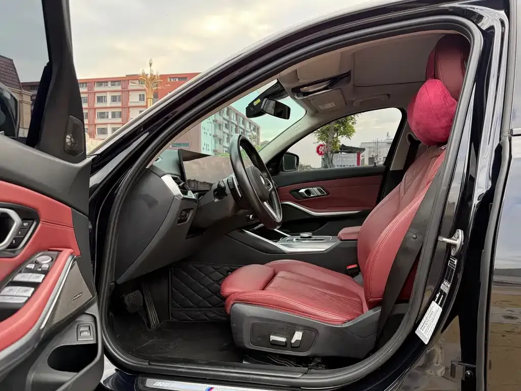 BMW 3 Series 2022 из CN, фото 2