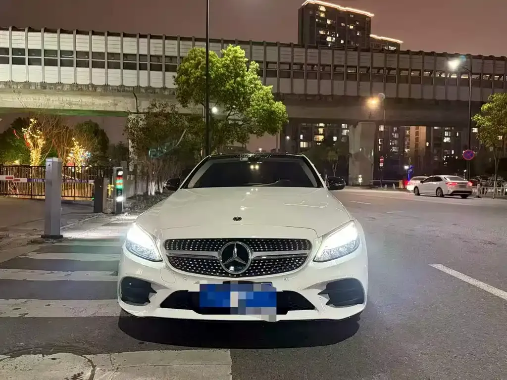 Mercedes-Benz C-Class — фото 1