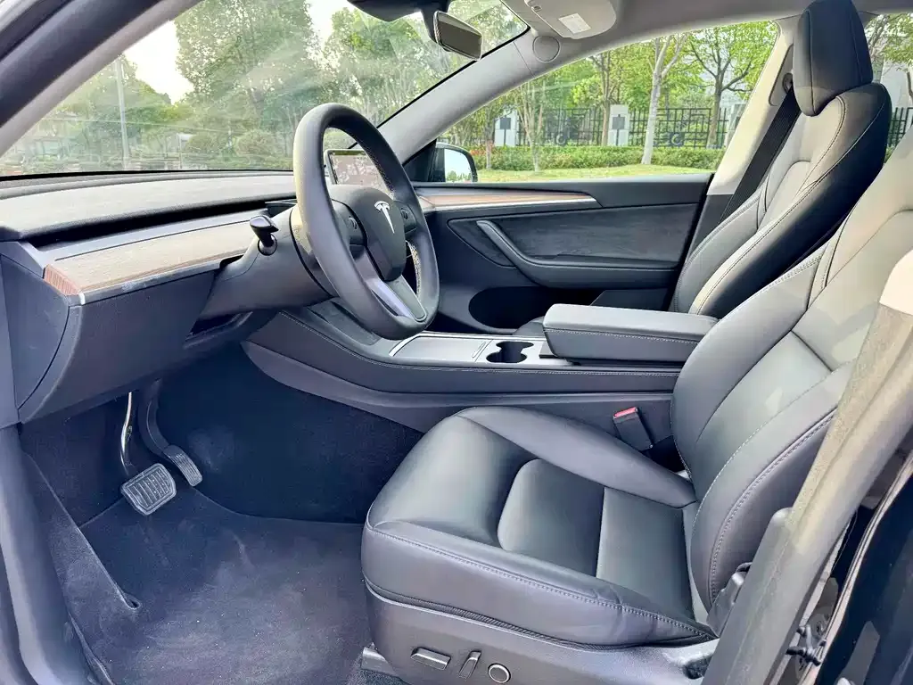 Tesla Model Y 2023 из CN, фото 8