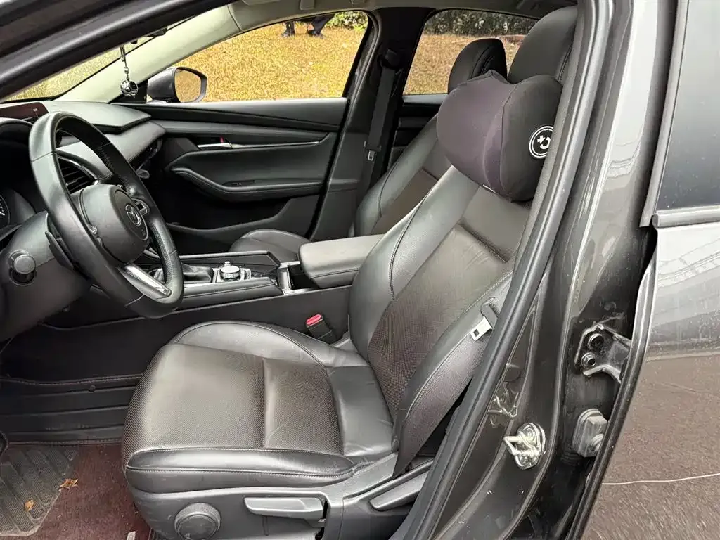Mazda 3 Axela 2021 из CN, фото 2