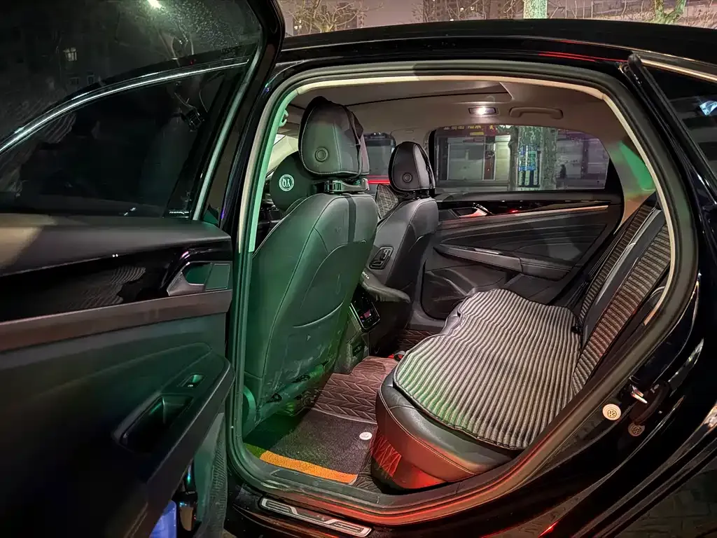 Volkswagen Passat — фото 6