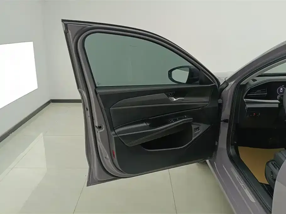 Volkswagen Passat — фото 5