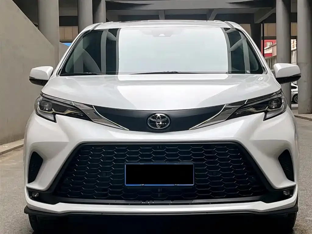 Toyota Granvia — фото 3