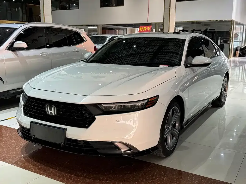 Honda Accord — фото 1