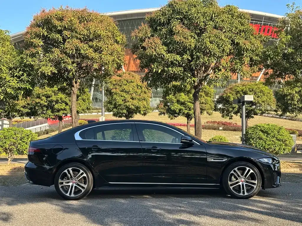 Jaguar XEL — фото 10