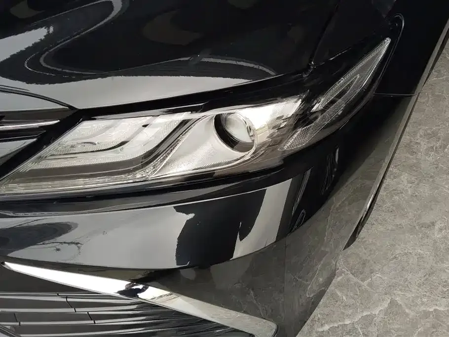 Toyota Camry — фото 9