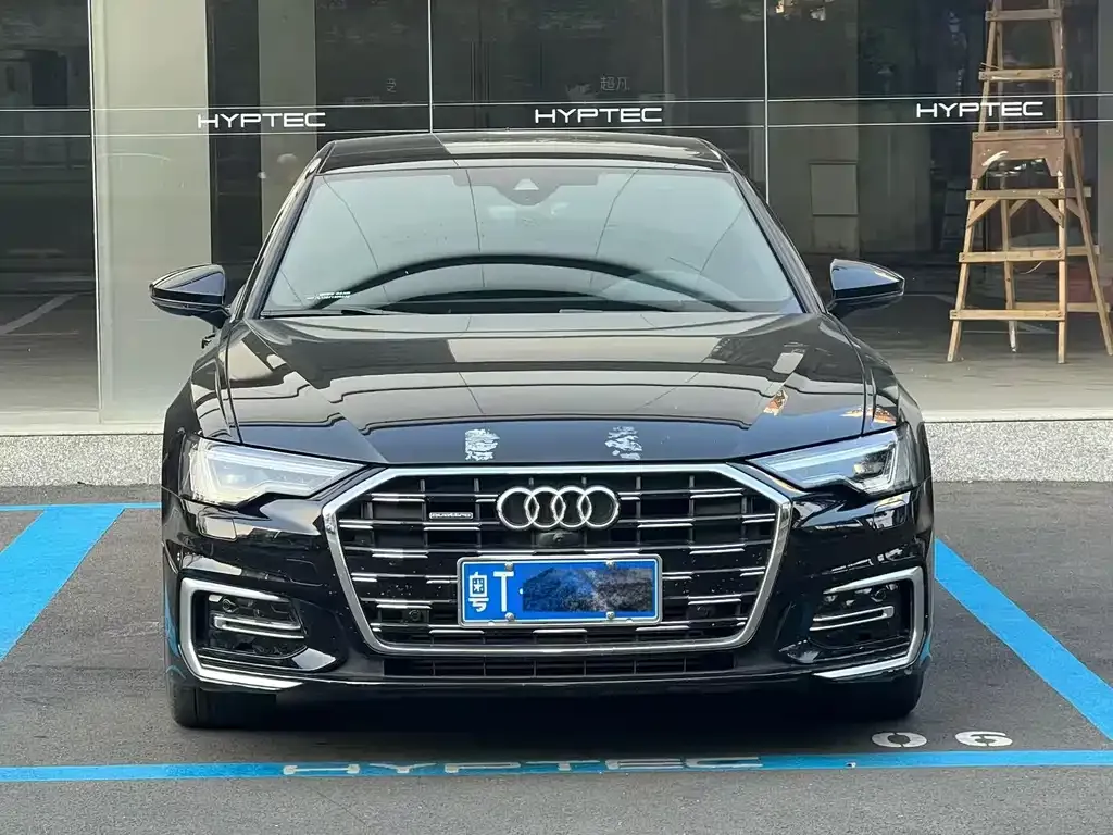 Audi A6L — фото 1