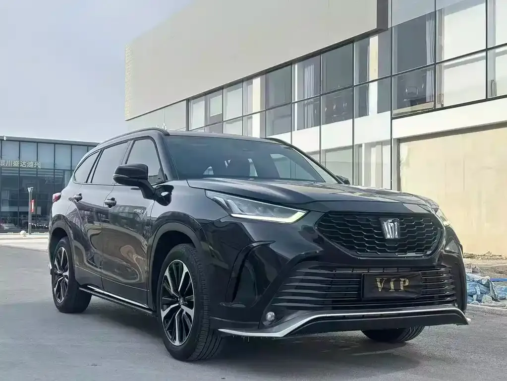 Toyota Crown Kluger 2023 из CN, фото 3