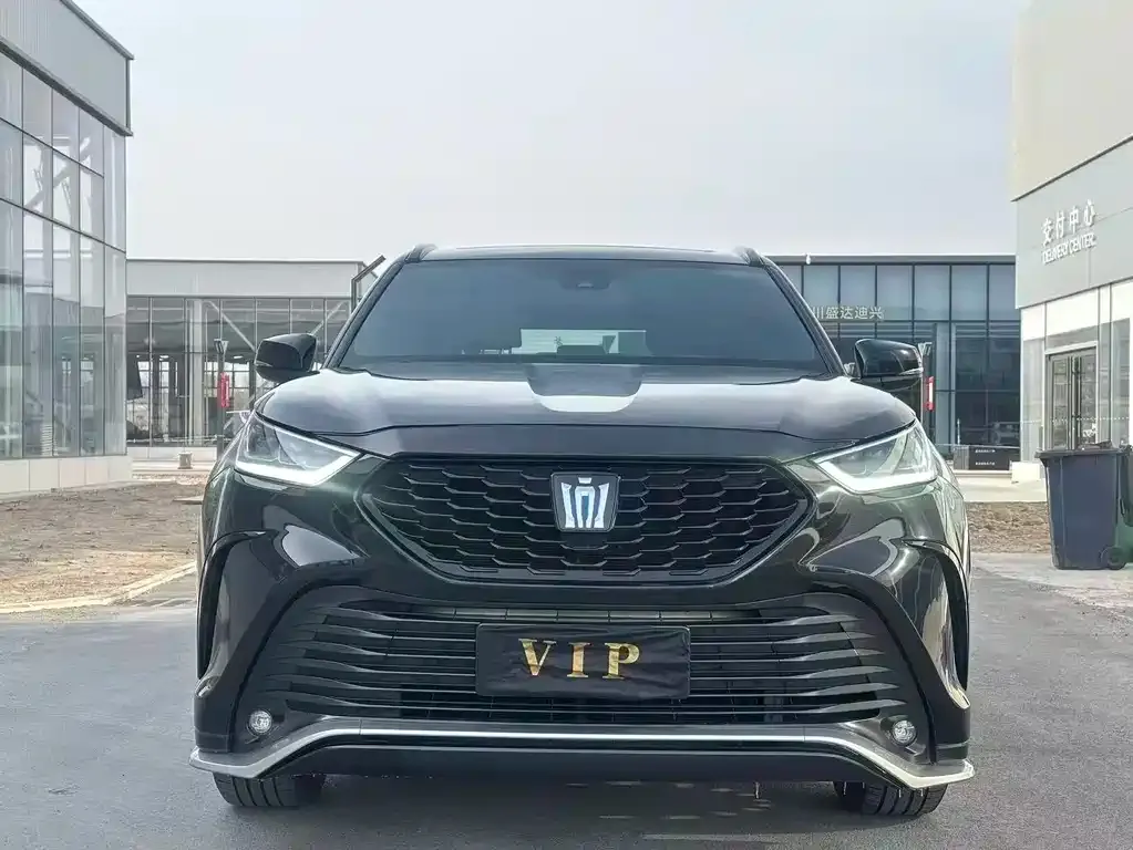 Toyota Crown Kluger 2023 из CN, фото 8