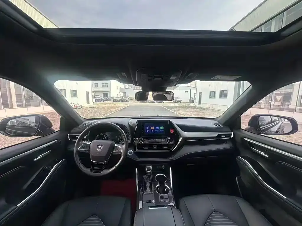Toyota Crown Kluger 2023 из CN, фото 4