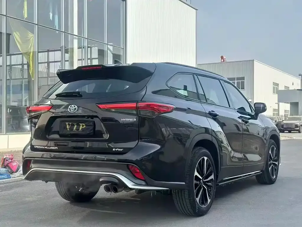 Toyota Crown Kluger 2023 из CN, фото 7