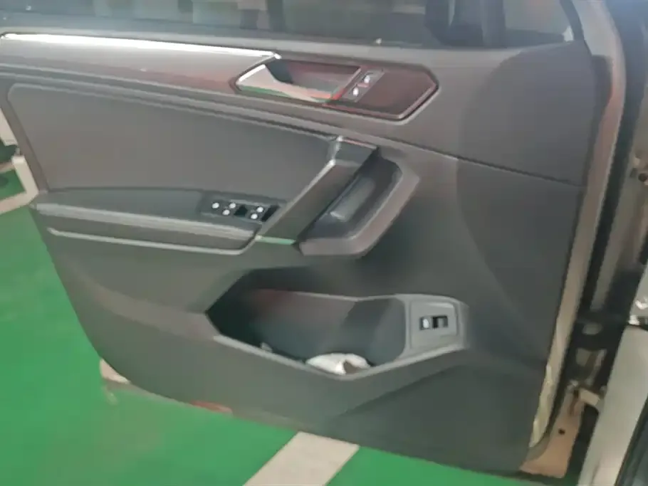 Volkswagen Tiguan L 2021 из CN, фото 9