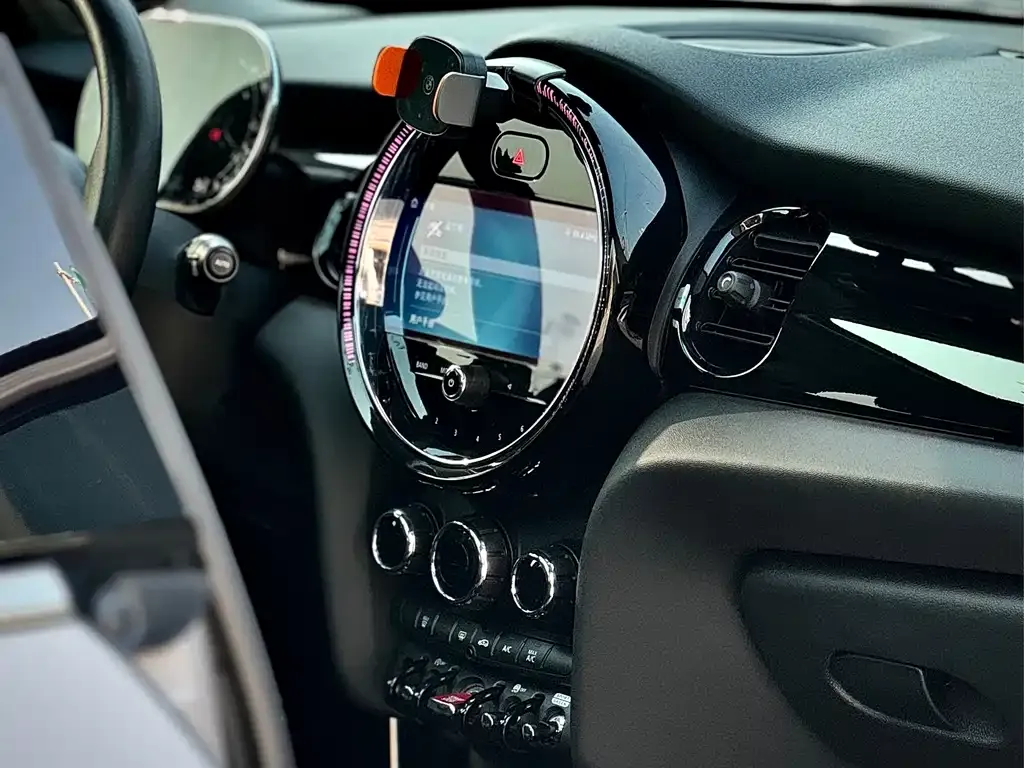 MINI Cooper (3-door) 2021 из CN, фото 3