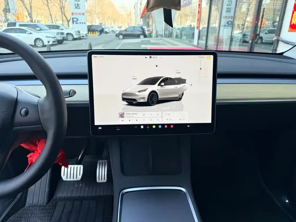 Tesla Model Y — фото 4