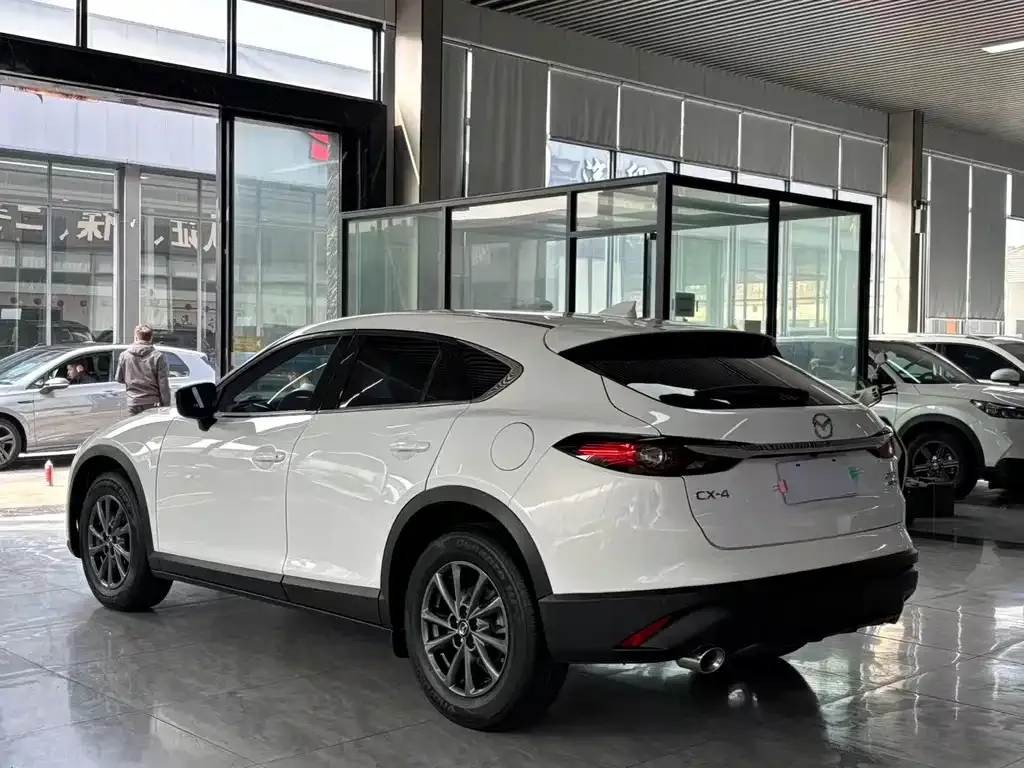 Mazda CX-4 2023 из CN, фото 7