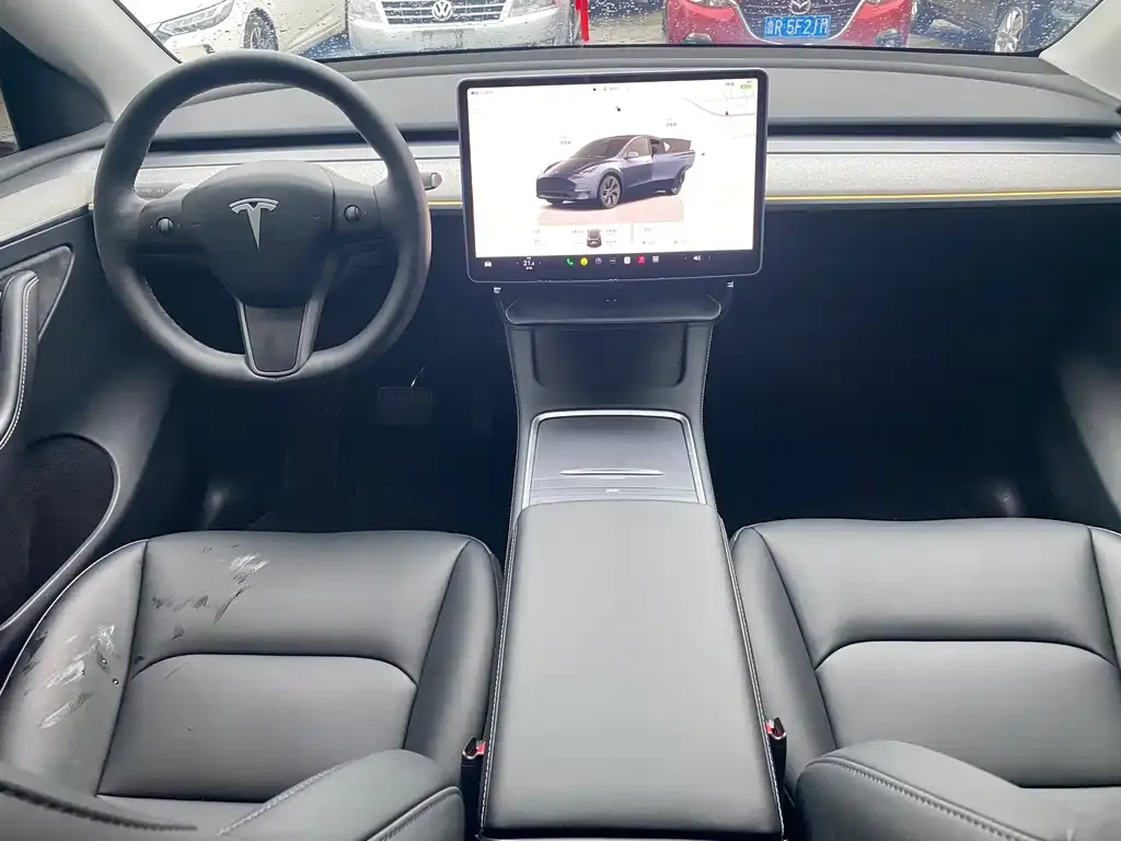 Tesla Model Y — фото 5