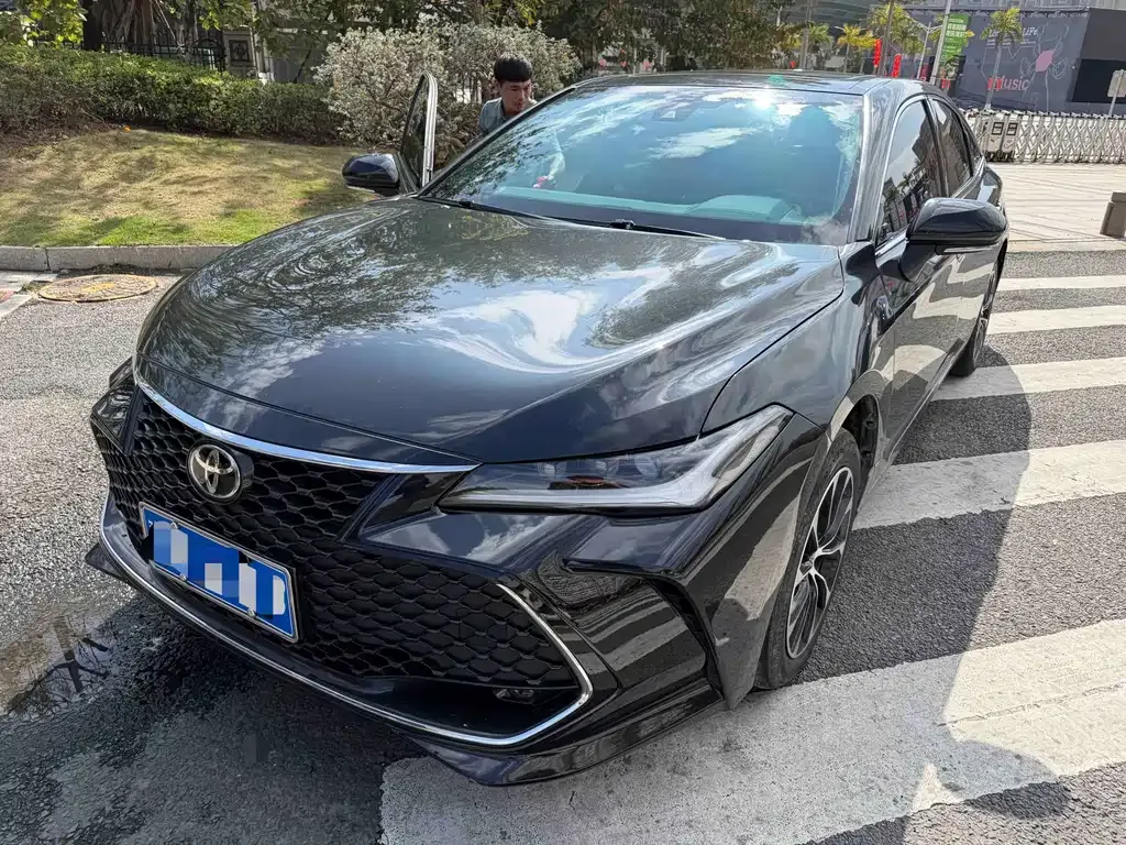 Toyota Avalon 2023 из CN, фото 1