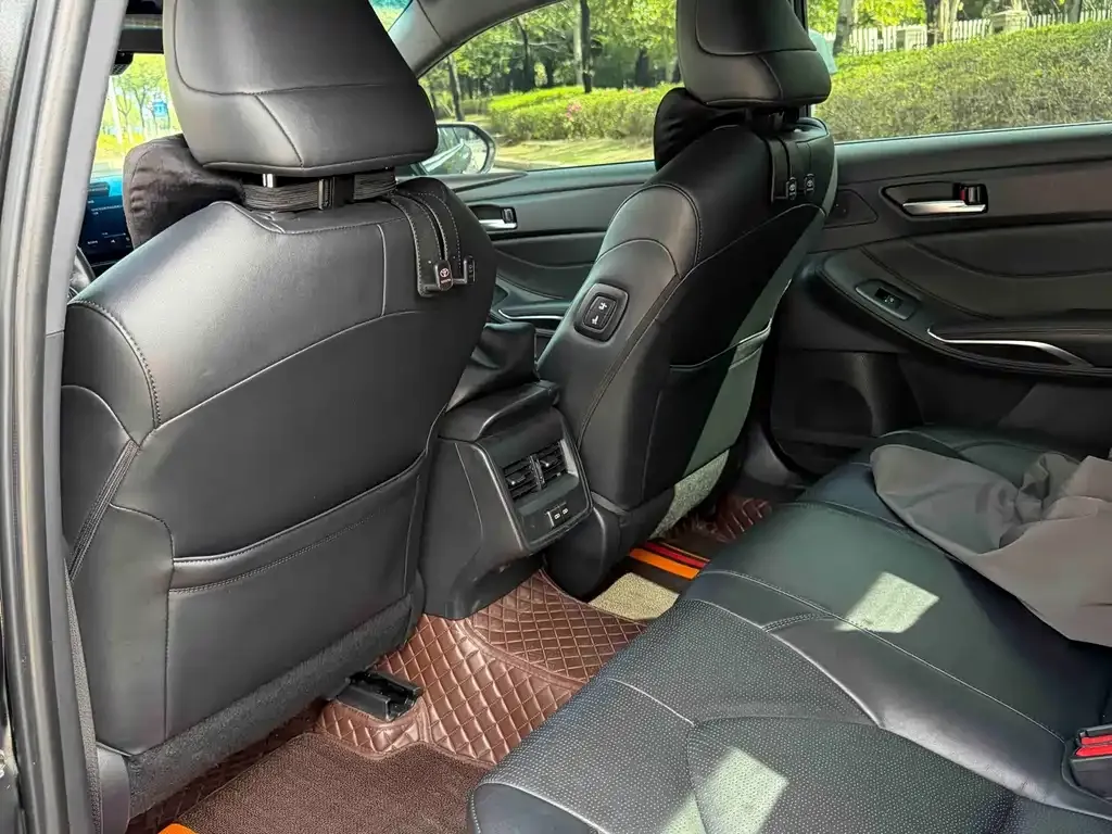 Toyota Avalon 2023 из CN, фото 2