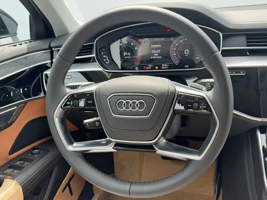 Audi A8 — фото 5