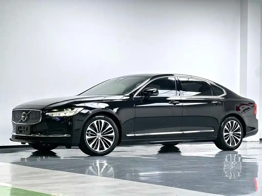 Volvo S90 — фото 1