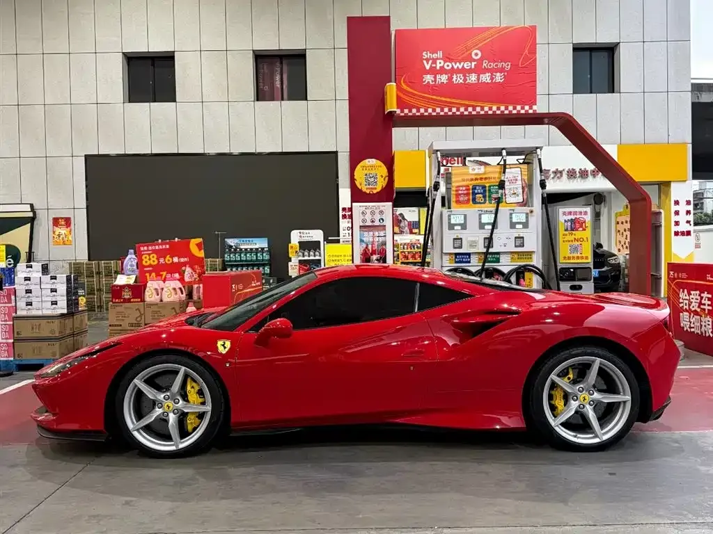Ferrari F8 — фото 6
