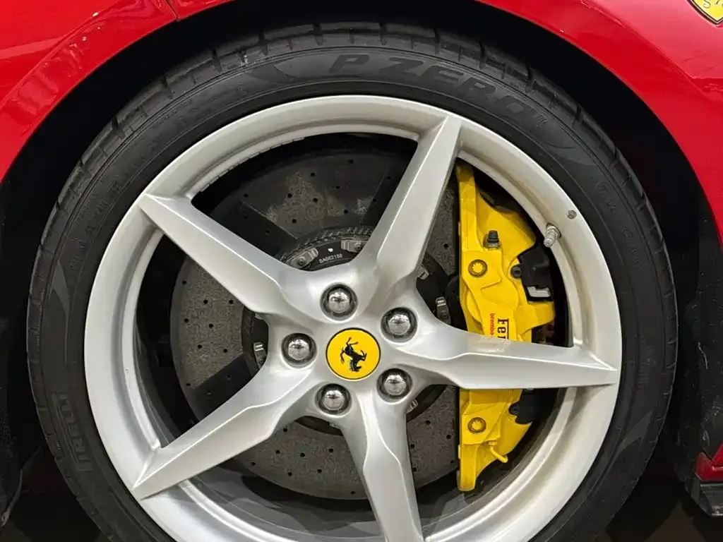 Ferrari F8 — фото 3