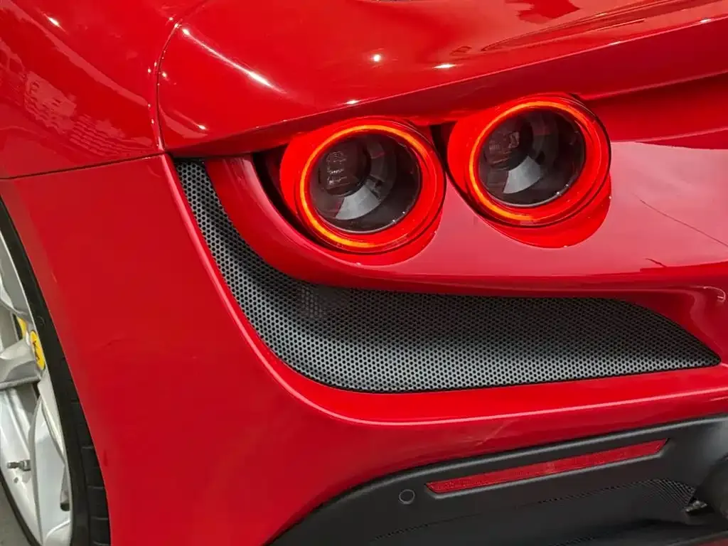 Ferrari F8 — фото 4