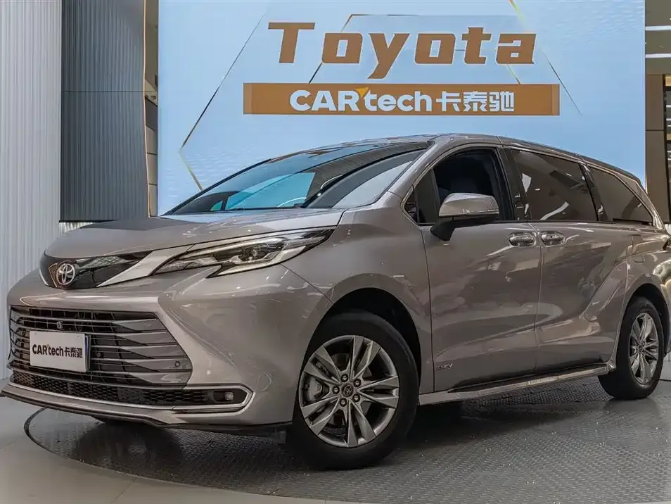 Toyota Sienna — фото 9