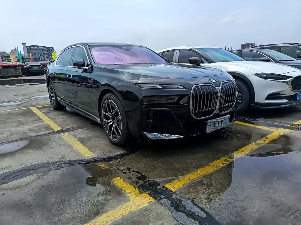 BMW 7 Series — фото 2