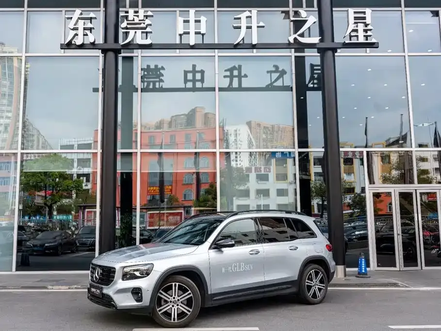 Mercedes-Benz GLB — фото 1