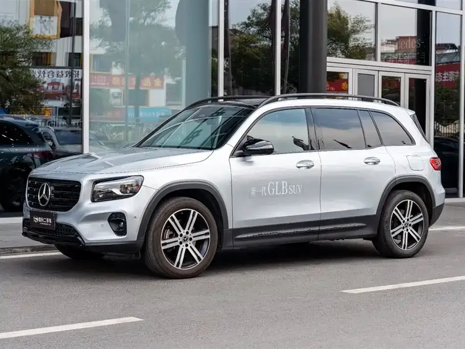 Mercedes-Benz GLB — фото 10