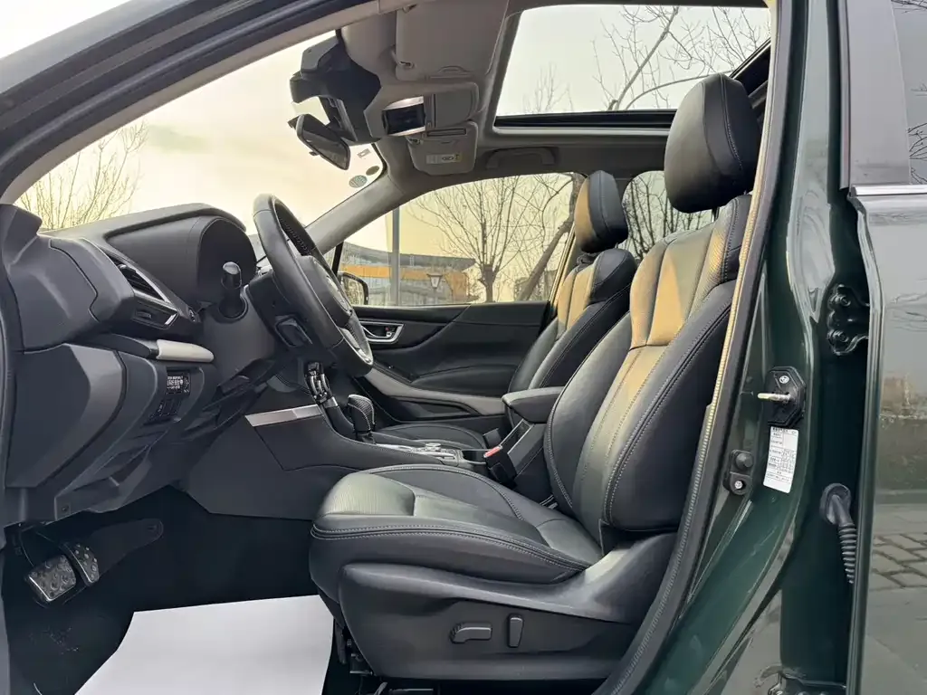 Subaru Forester 2023 из CN, фото 3